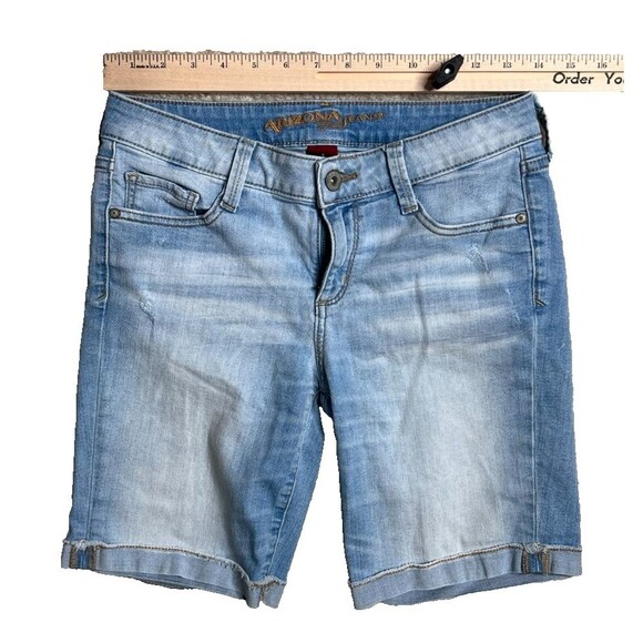Arizona Jean Co Junior's Shorts Light Wash Distressed Denim Cuffed Bermuda Sz 5 - Picture 5 of 9